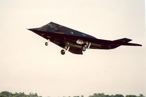 1993-04 F117A stealth.jpg